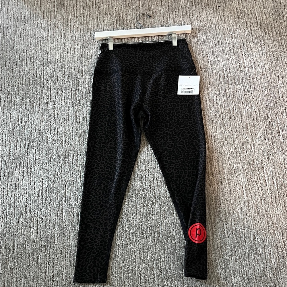 Beyond Yoga Black Leopard Print Leggings